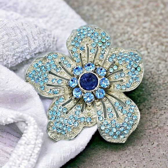 Vintage Flower Brooch Hibiscus Floral Blue Rhinestone Silver Tone MISSING STONES - Picture 9 of 9